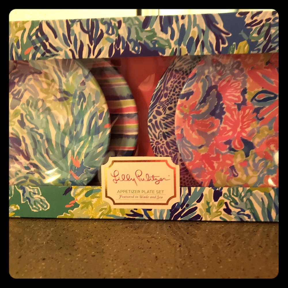 Lilly Pulitzer Plates NWT